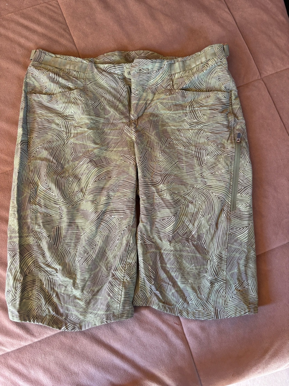 Patagonia Women's Olive Green Patterned Bike Shorts